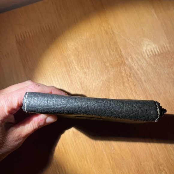 Rosetti black zip wallet - Picture 4 of 7